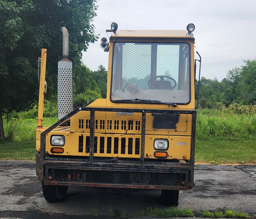 2000 Ottawa Yard Tractor