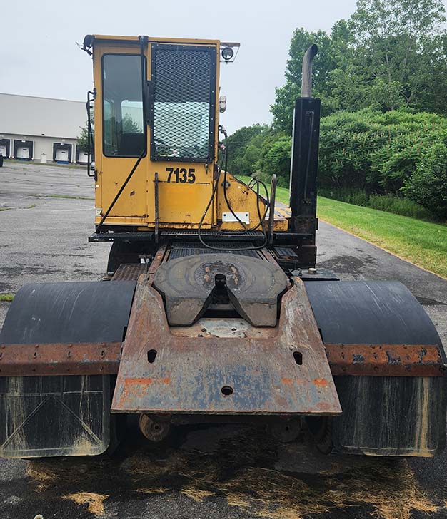 2000 Ottawa Yard Tractor - Image 3
