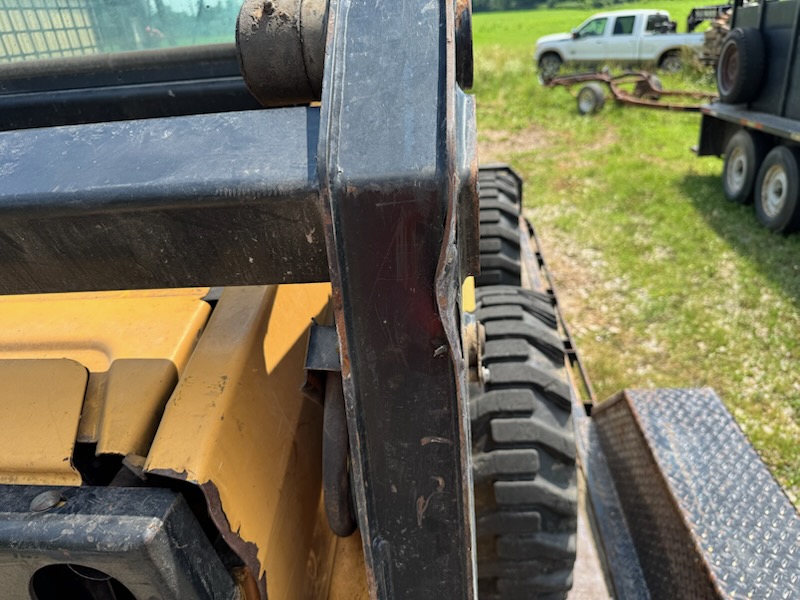 1999 New Holland LX565 Skid Steer - Image 10