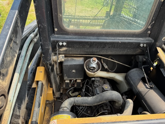 1999 New Holland LX565 Skid Steer - Image 11