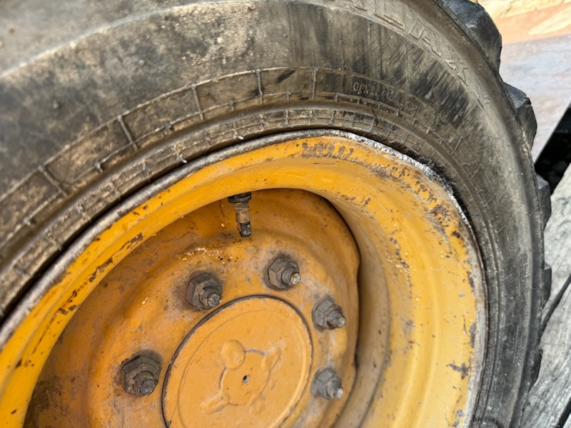 1999 New Holland LX565 Skid Steer - Image 8