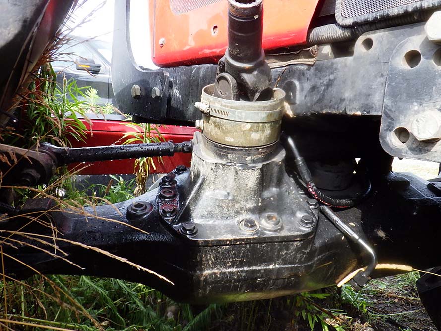 2006 Massey Ferguson 583 Tractor - Image 8