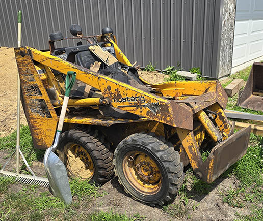 Mustang 332 Skid Steer