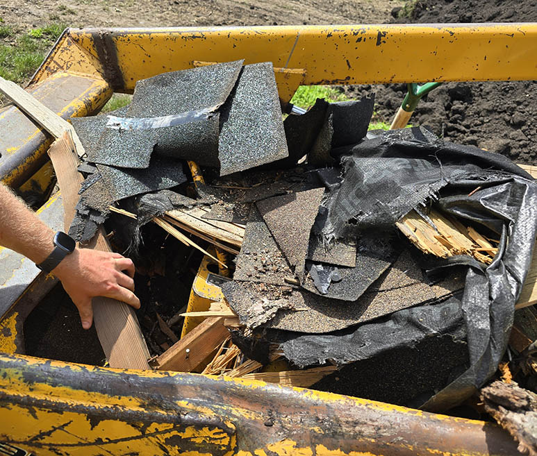 Mustang 332 Skid Steer - Image 6