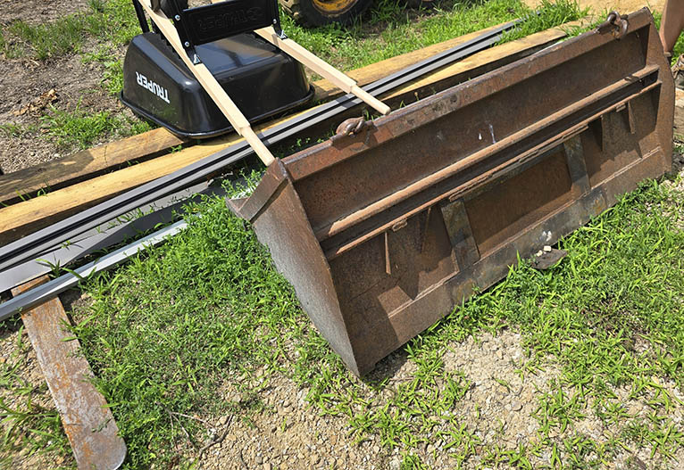 Mustang 332 Skid Steer - Image 8