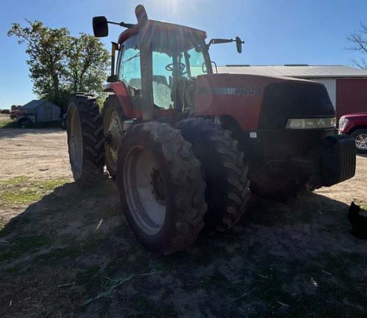 2001 Case IH MX240 Tractor - Image 2