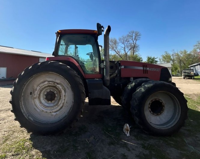 2001 Case IH MX240 Tractor - Image 3