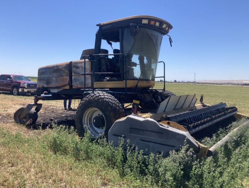 2005 Challenger SP115B Swather - Image 4