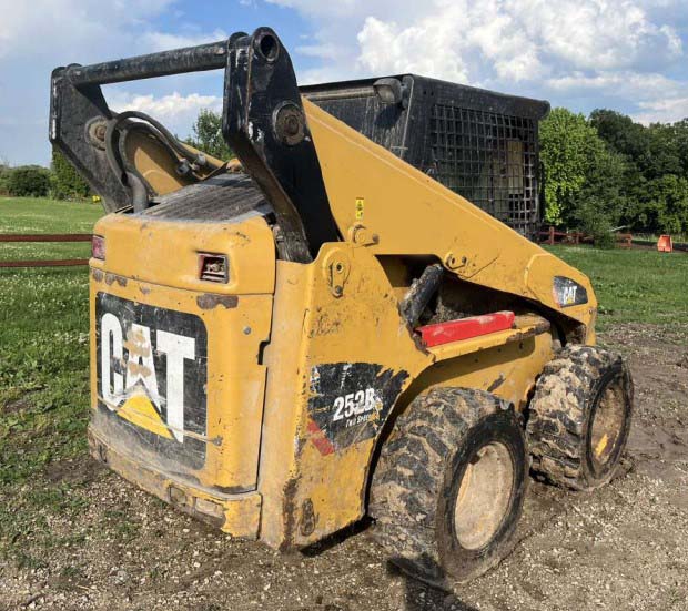 [Auction]: 2013 Caterpillar 252B3 Skid Steer | Wisconsin | damaged | CAG