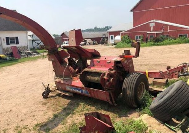 2013 New Holland FP240 Forage Harvester - Image 2