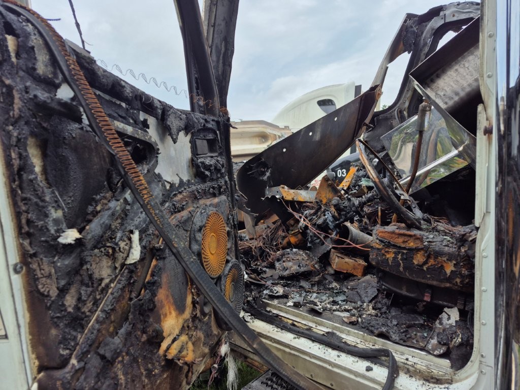 2003 International 9400I - Image 2