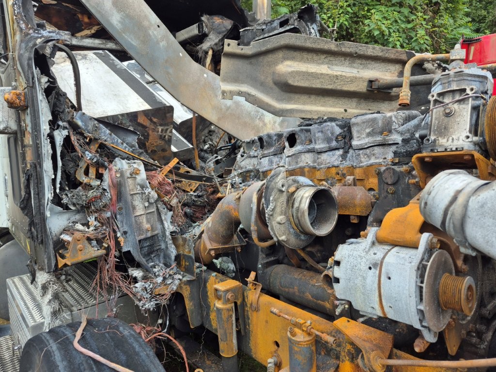 2003 International 9400I - Image 5