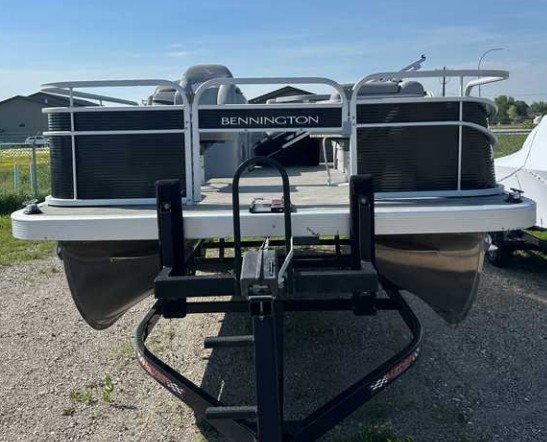 Bennington 20SVF Pontoon Boat