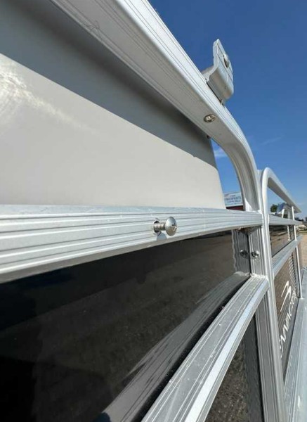 Bennington 20SVF Pontoon Boat - Image 18