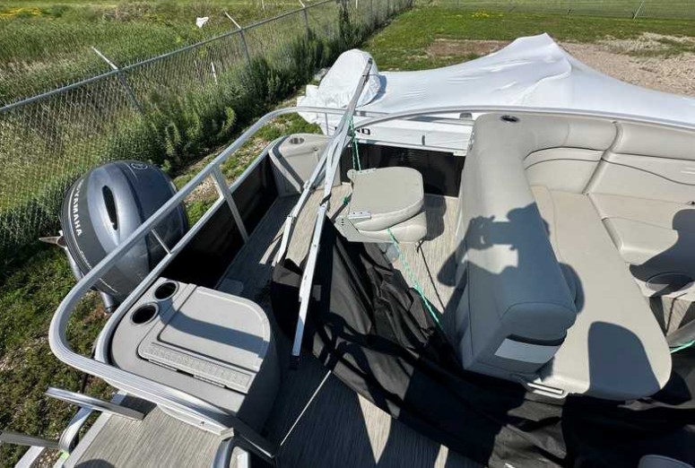 Bennington 20SVF Pontoon Boat - Image 4