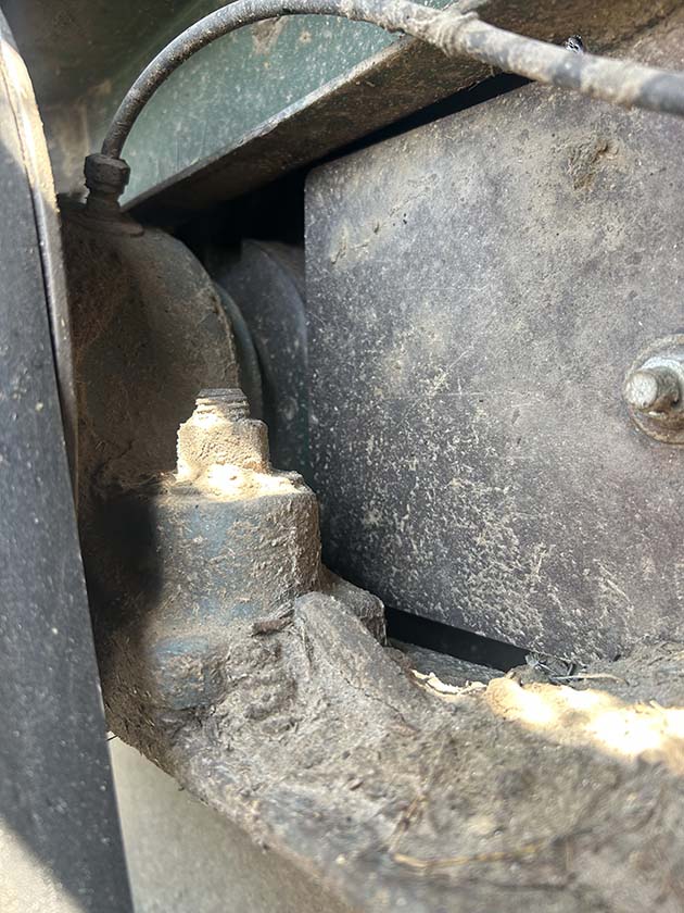 2010 Duratech H1100 Haybuster Hay Grinder - Image 3