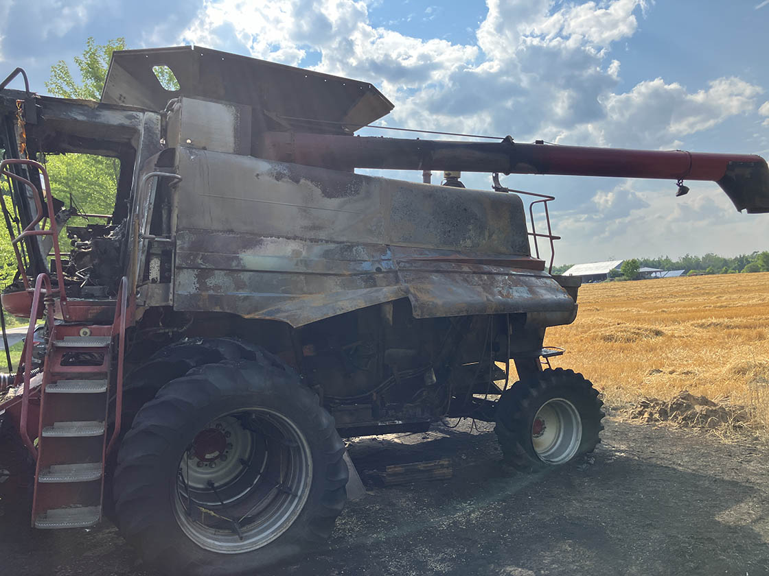 1997 Case IH 2188 Combine - Image 2