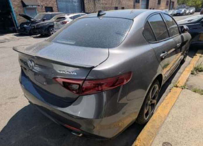 2018 Alfa Romeo Giulia - Image 3