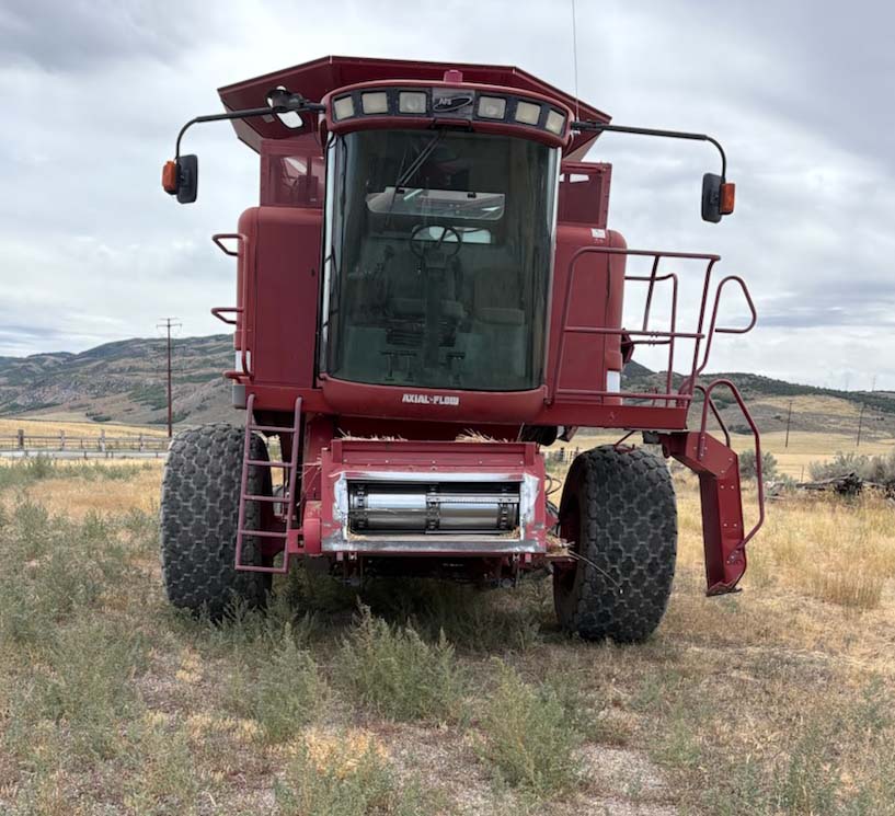 1999 CASE IH 2188 Combine - Image 4