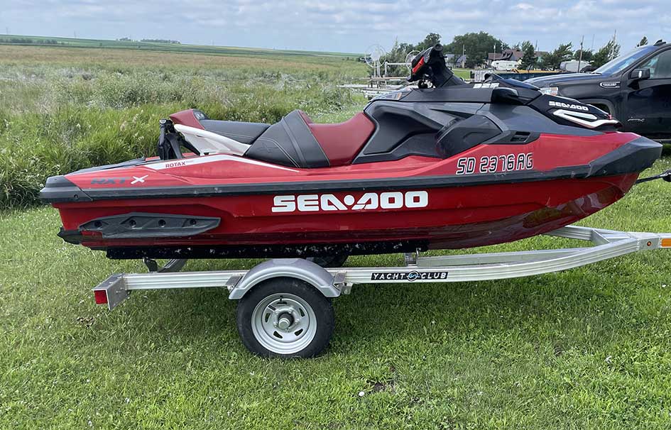 2024 Sea-Doo GXT-X - Image 2