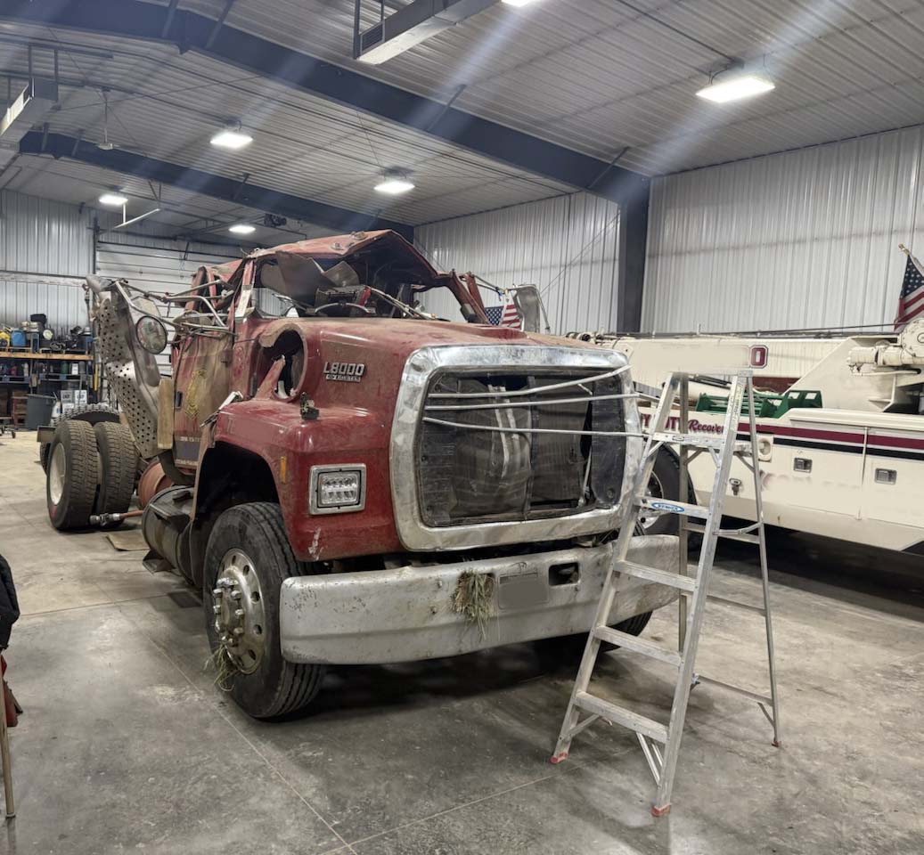 1989 Ford LN8000 Cab and Chassis