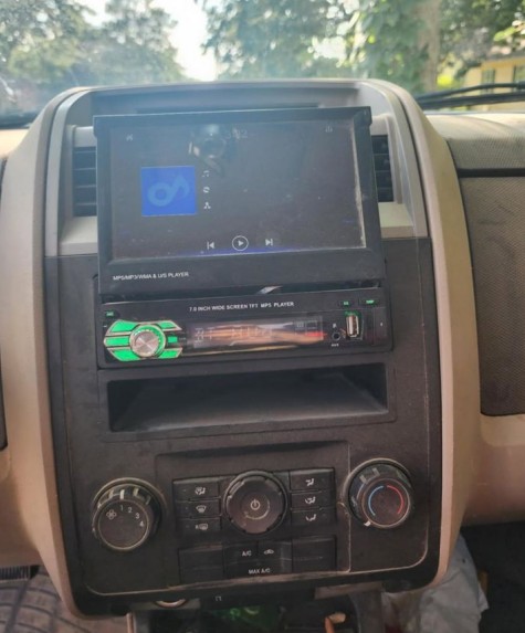 2008 Ford Escape XLT - Image 7