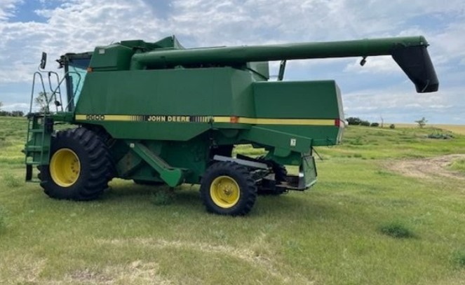 1992 John Deere 9600 Combine