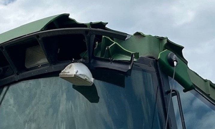 1992 John Deere 9600 Combine - Image 13