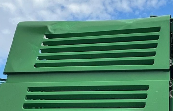 1992 John Deere 9600 Combine - Image 16