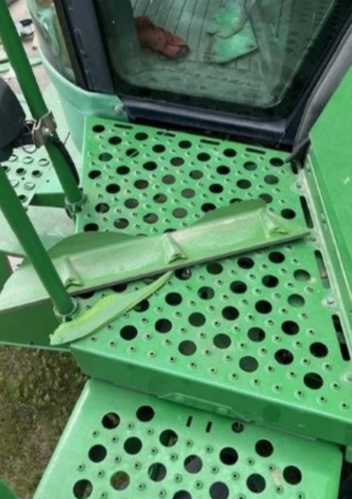 1992 John Deere 9600 Combine - Image 19