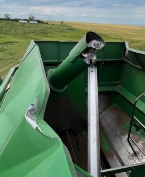 1992 John Deere 9600 Combine - Image 5