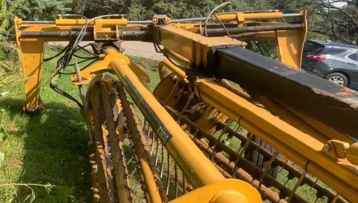 2016 Vermeer R2800 Hay Rake - Image 15