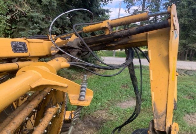 2016 Vermeer R2800 Hay Rake - Image 17