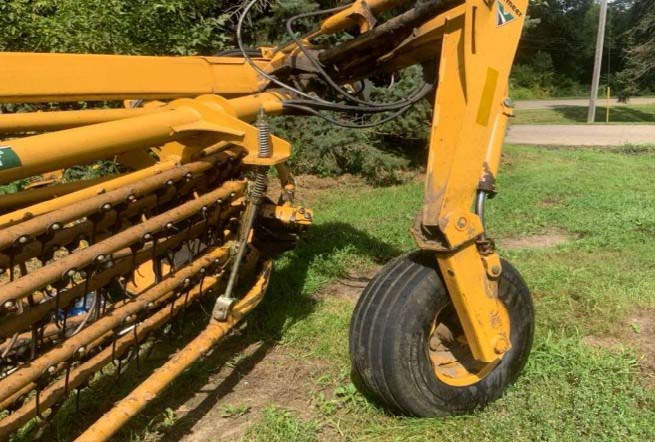 2016 Vermeer R2800 Hay Rake - Image 9