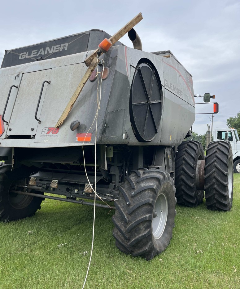 2014 Gleaner S78 Combine