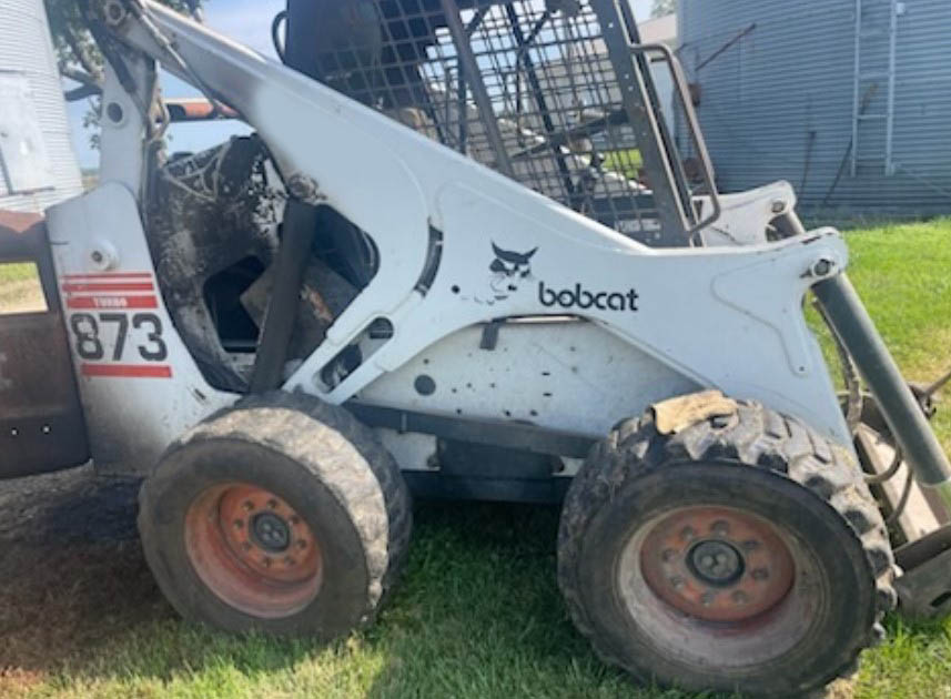 2002 Bobcat 873 Skid Steer - Image 2