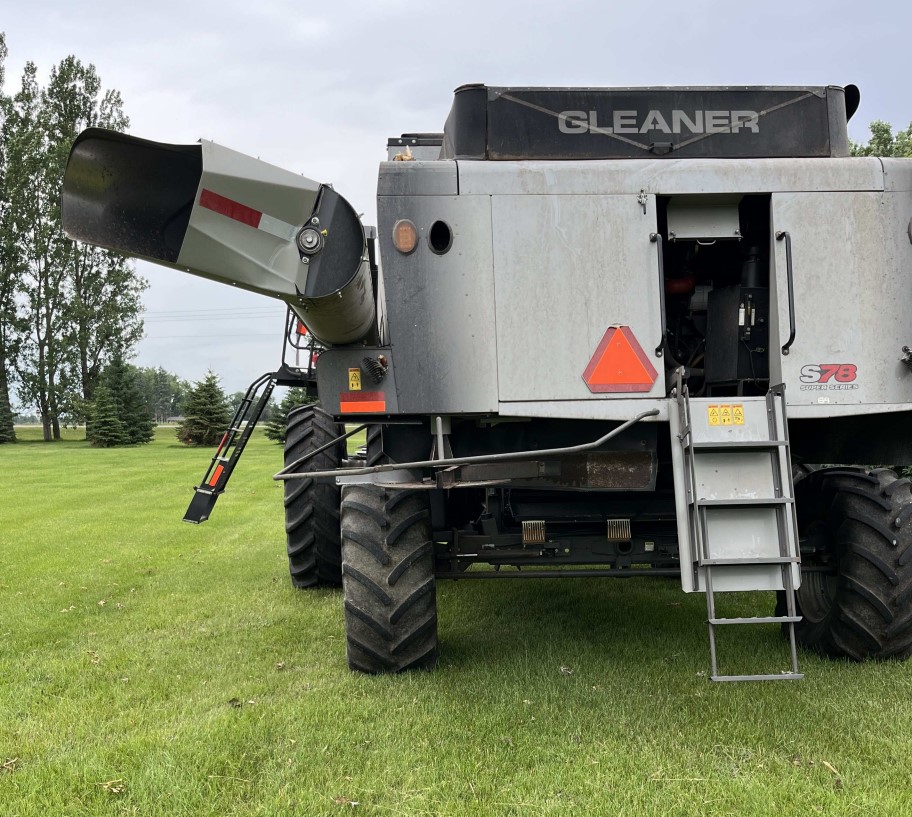2014 Gleaner S78 Combine - Image 2