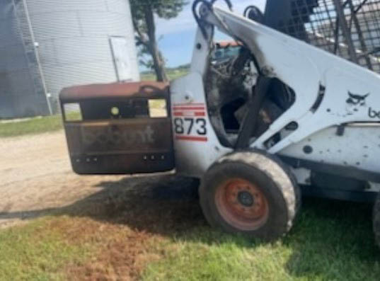 2002 Bobcat 873 Skid Steer - Image 3