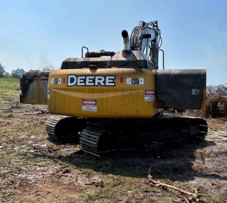 2020 John Deere 210G LC Excavator - Image 2