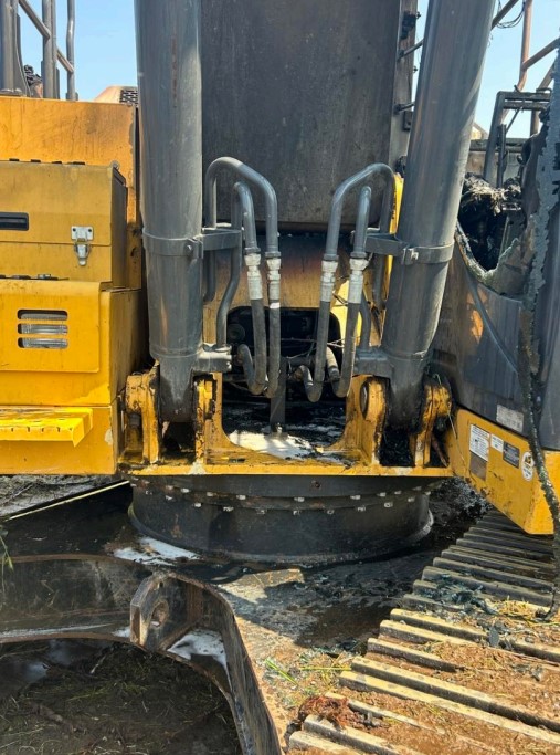 2020 John Deere 210G LC Excavator - Image 8