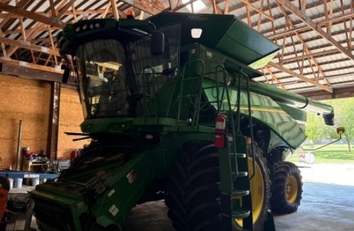 2014 John Deere s670 Combine - Image 2