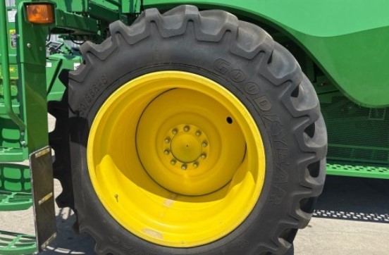 2014 John Deere s670 Combine - Image 10