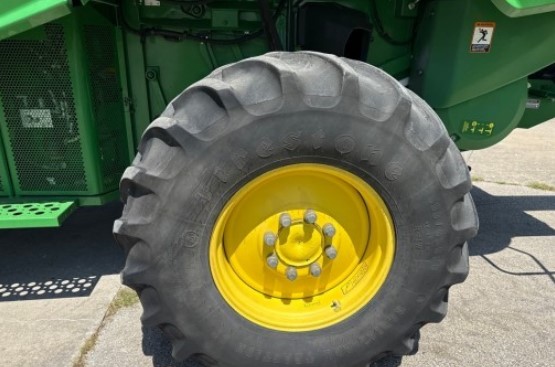 2014 John Deere s670 Combine - Image 11