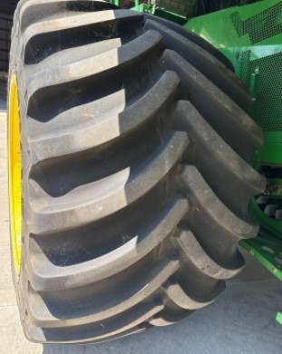 2014 John Deere s670 Combine - Image 12