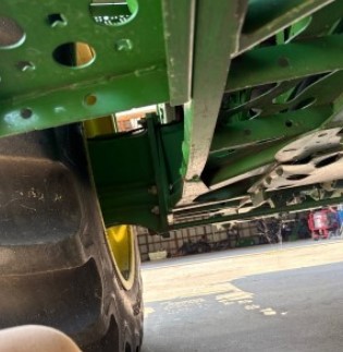 2014 John Deere s670 Combine - Image 13