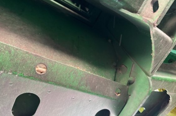 2014 John Deere s670 Combine - Image 15