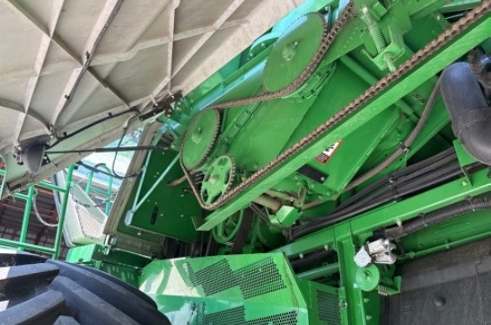2014 John Deere s670 Combine - Image 21
