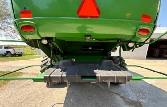 2014 John Deere s670 Combine - Image 23