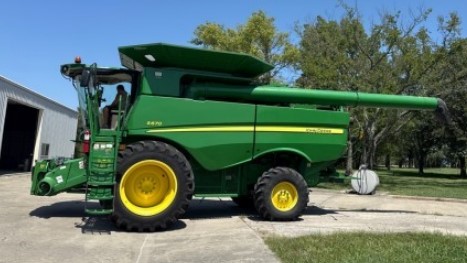 2014 John Deere s670 Combine