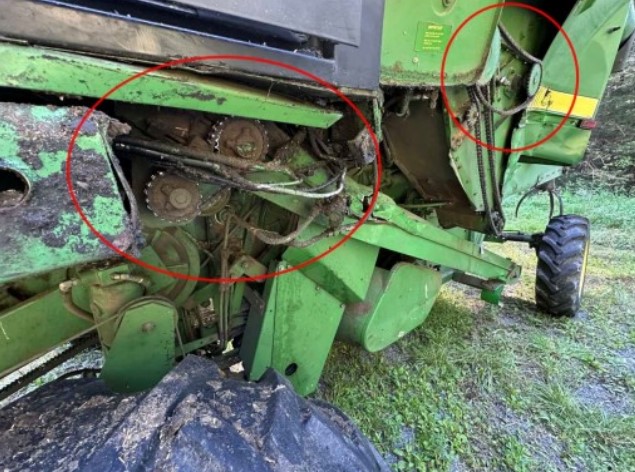 1981 John Deere 6620 Side Hill Combine - Image 4